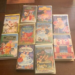 10 Disney VHS 1990s Little Mermaid, beauty & the Beast, Cinderella